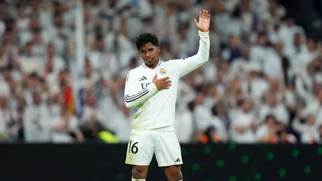 国王杯训练课后再迎强敌，那不勒斯绝杀压哨，主帅态度——媒体盛赞，心理建设被强调的简单介绍