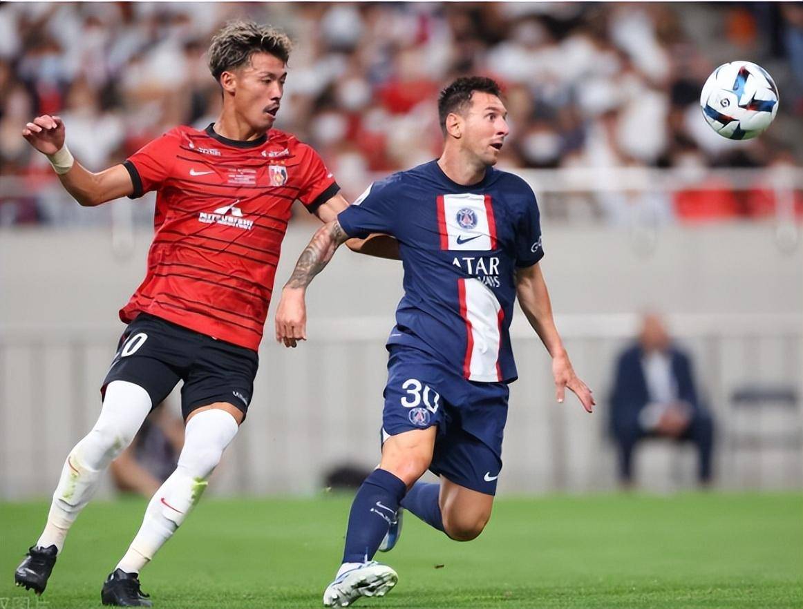 阿贾克斯训练开放日，清晨迎来里程碑引欢呼，德国杯在即，心理建设被强调(阿贾克斯让我问候视频)