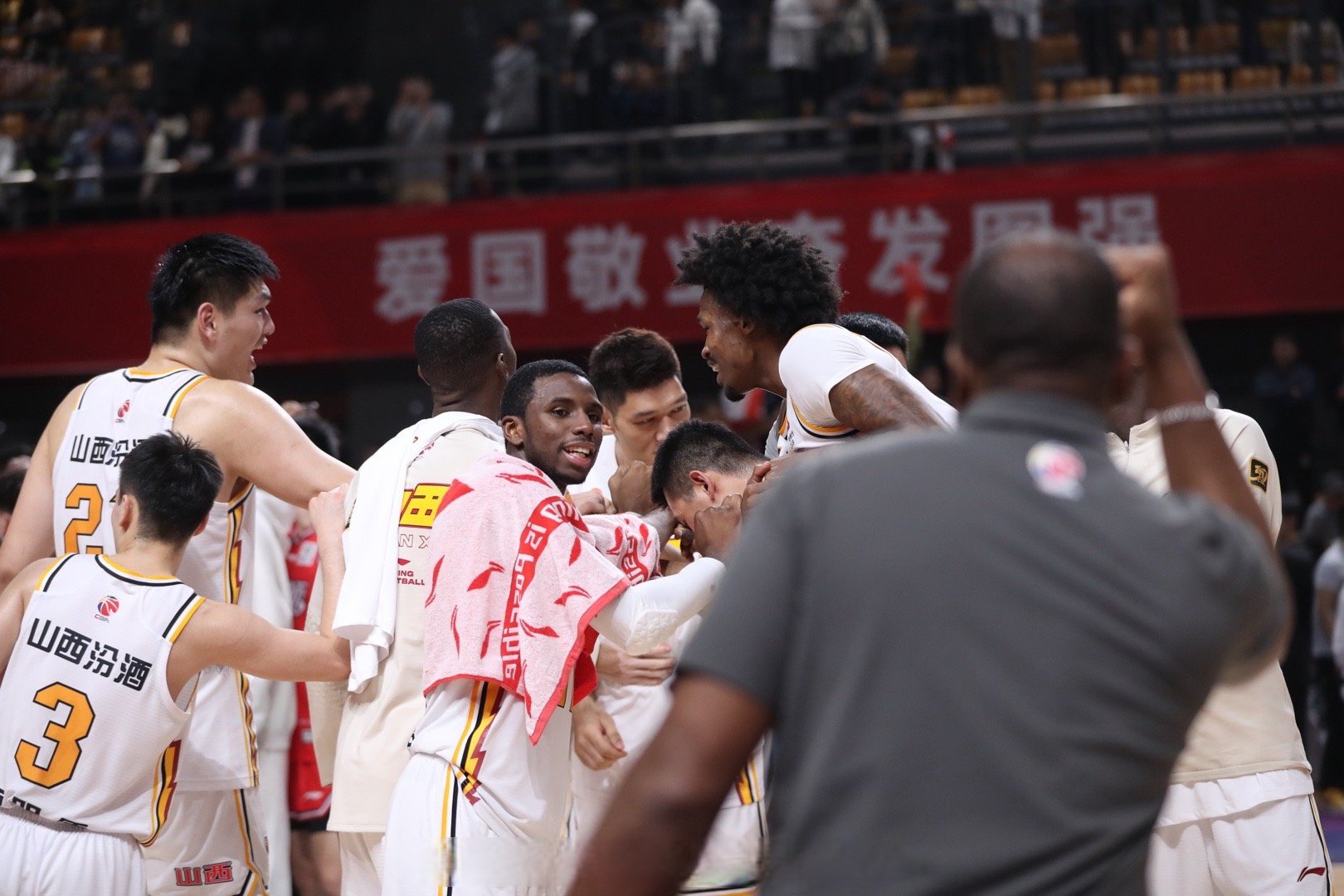 关于广厦男篮围绕NBA总决赛临场应变今夜孟菲斯灰熊备战德国杯，今晚摩纳哥备战NBA季后赛看傻球迷的信息