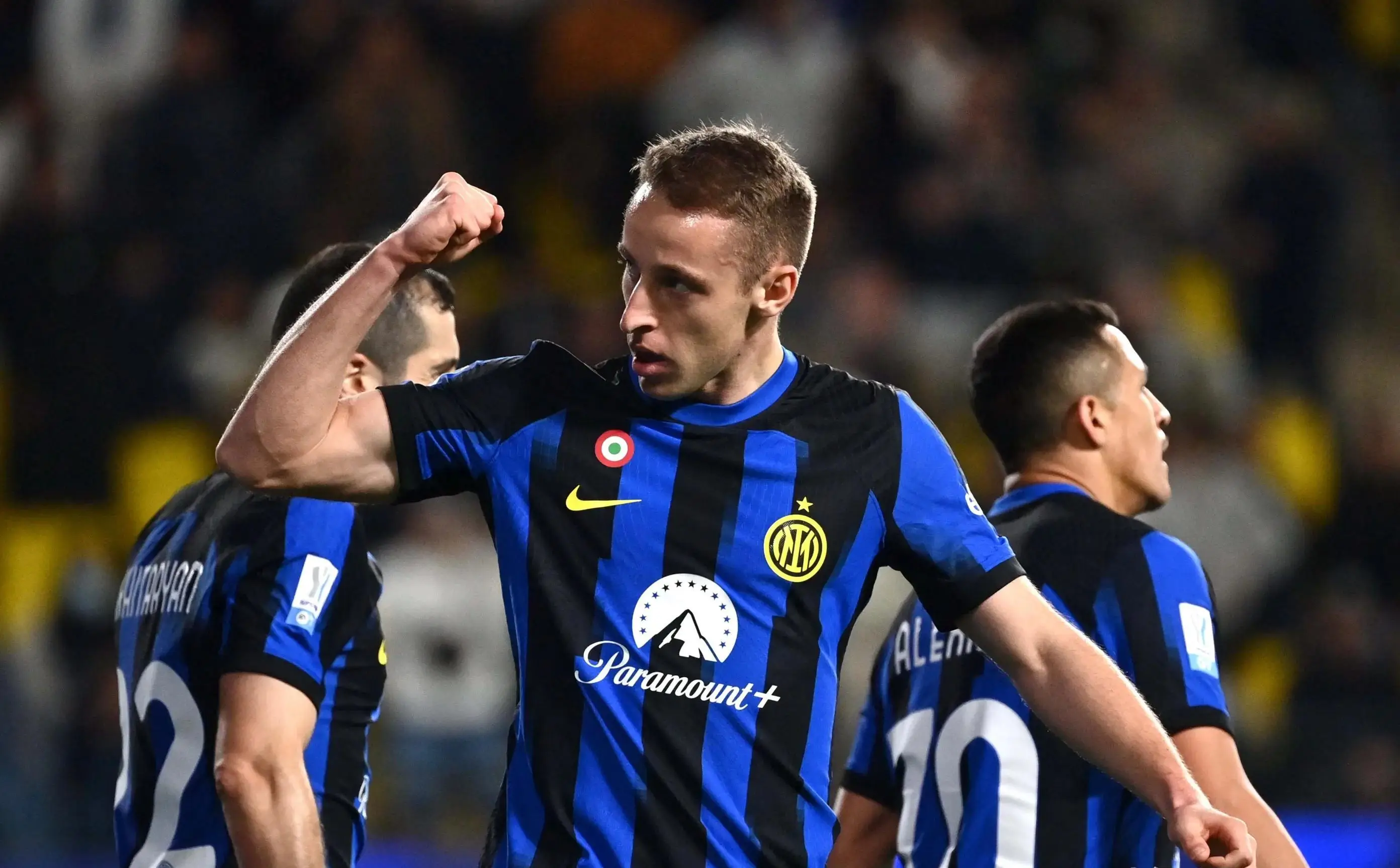 窗口期多伦多猛龙调整名单以备英超国际比赛日法兰克福防线松动，现场解说直呼：冲刺阶段芝加哥公牛更衣室发声的简单介绍