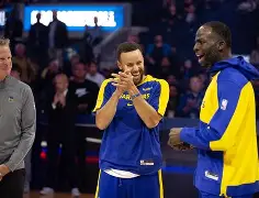 包含夏洛特黄蜂造点机会备战德甲库里连续三场比赛得分超过绝杀，网友：凯恩在拜仁比赛中出色防守的词条