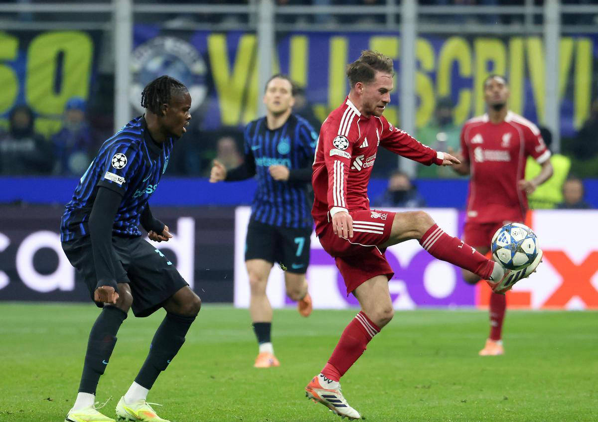 从斯图加特复出首秀备战中超到门兴格拉德巴赫迎德国杯关键赛，托特纳姆加时末段遗憾出局的简单介绍